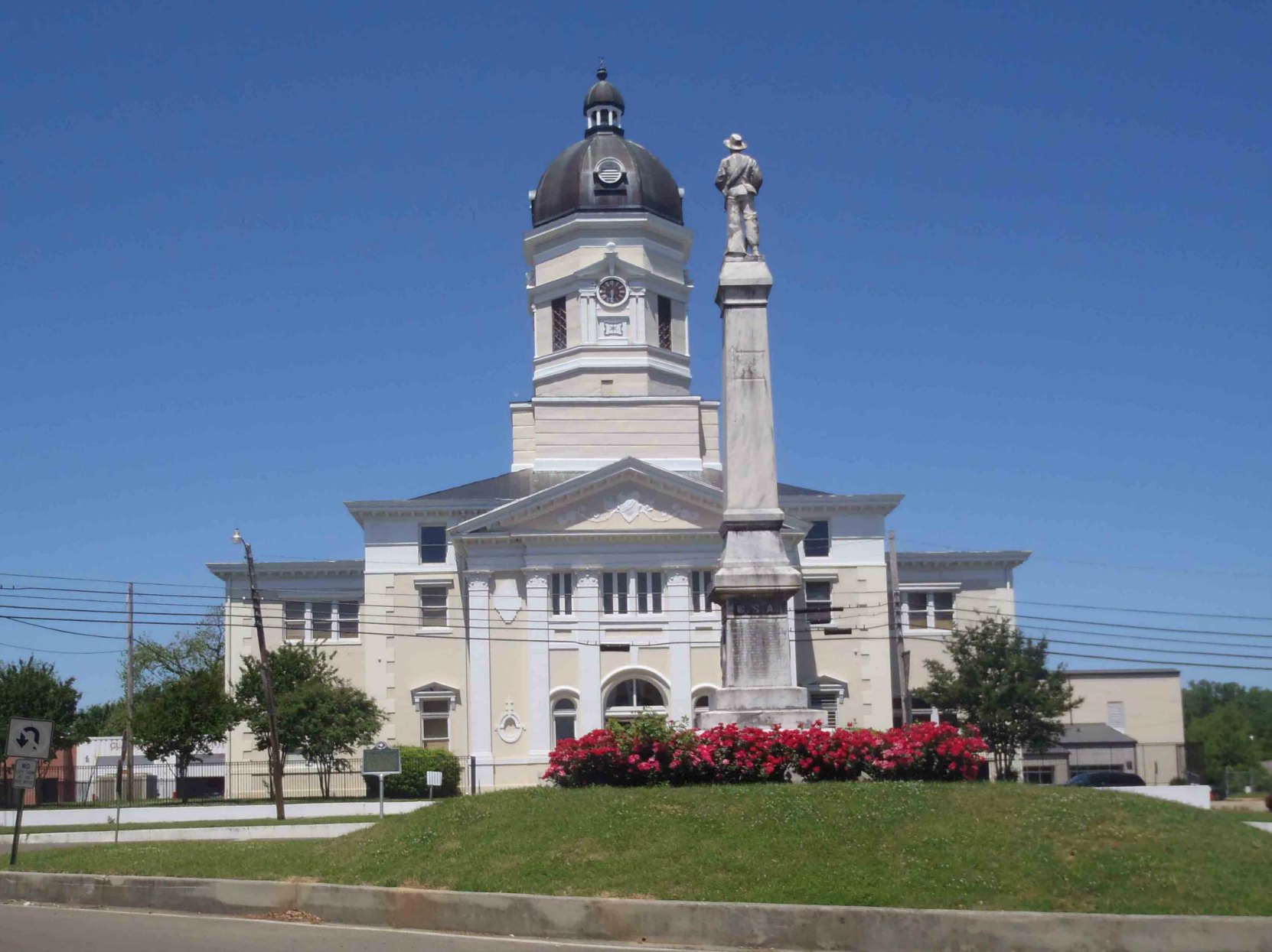 Claiborne County Courthouse and Civil War Memorial, Port Gibson, Mississippi