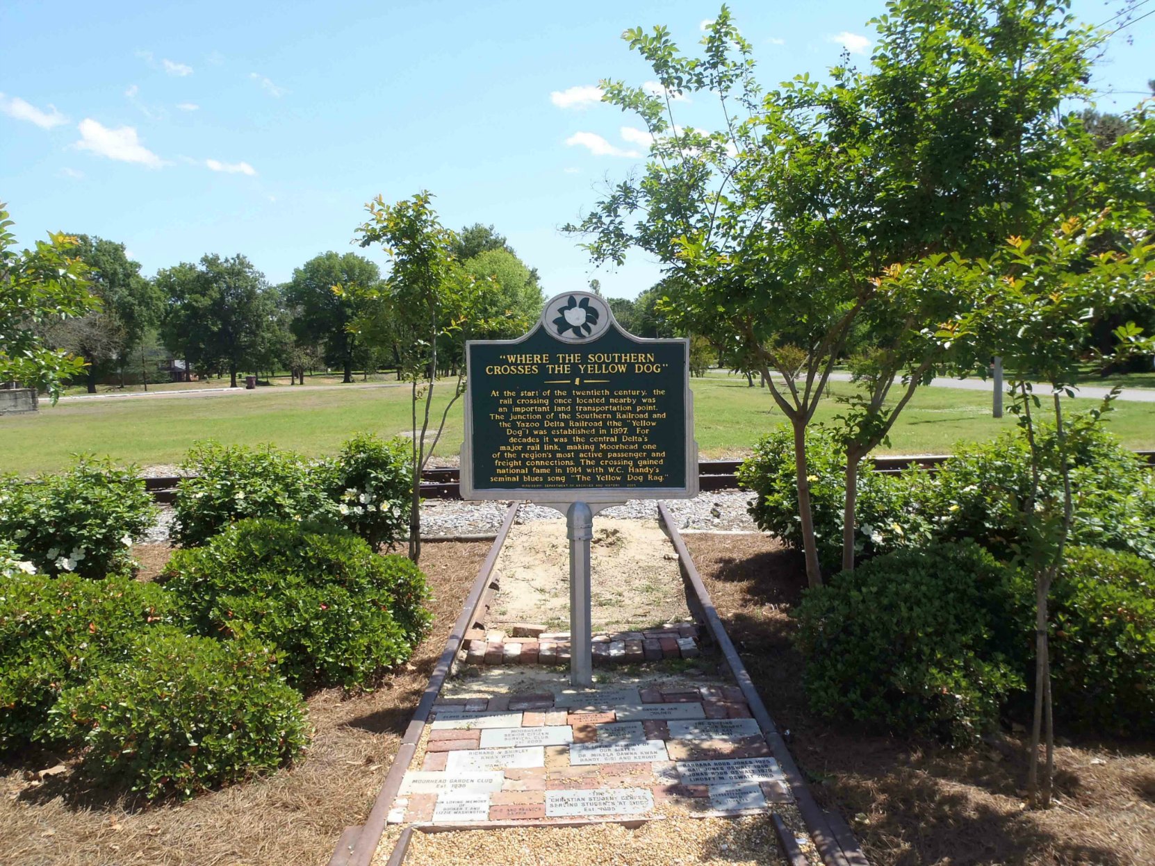 The Mississippi Department of Archives & History marker "Where The Southern Crosses The Dog", Moorhead, Mississippi