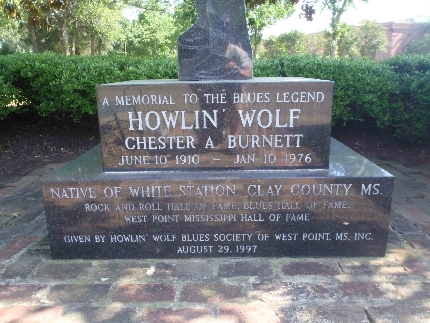 Inscription on Howlin' Wolf Blues Society marker for Howlin' Wolf , West Point, Clay County, Mississippi
