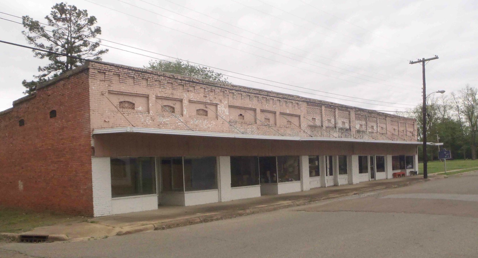 This building in downtown Friars Point once housed Hirsbergs Drug Store. Blues musicians like Robert Nighthawk, Robert Johnson and Johnny Shines once played outside Hirsbergs Drug Store