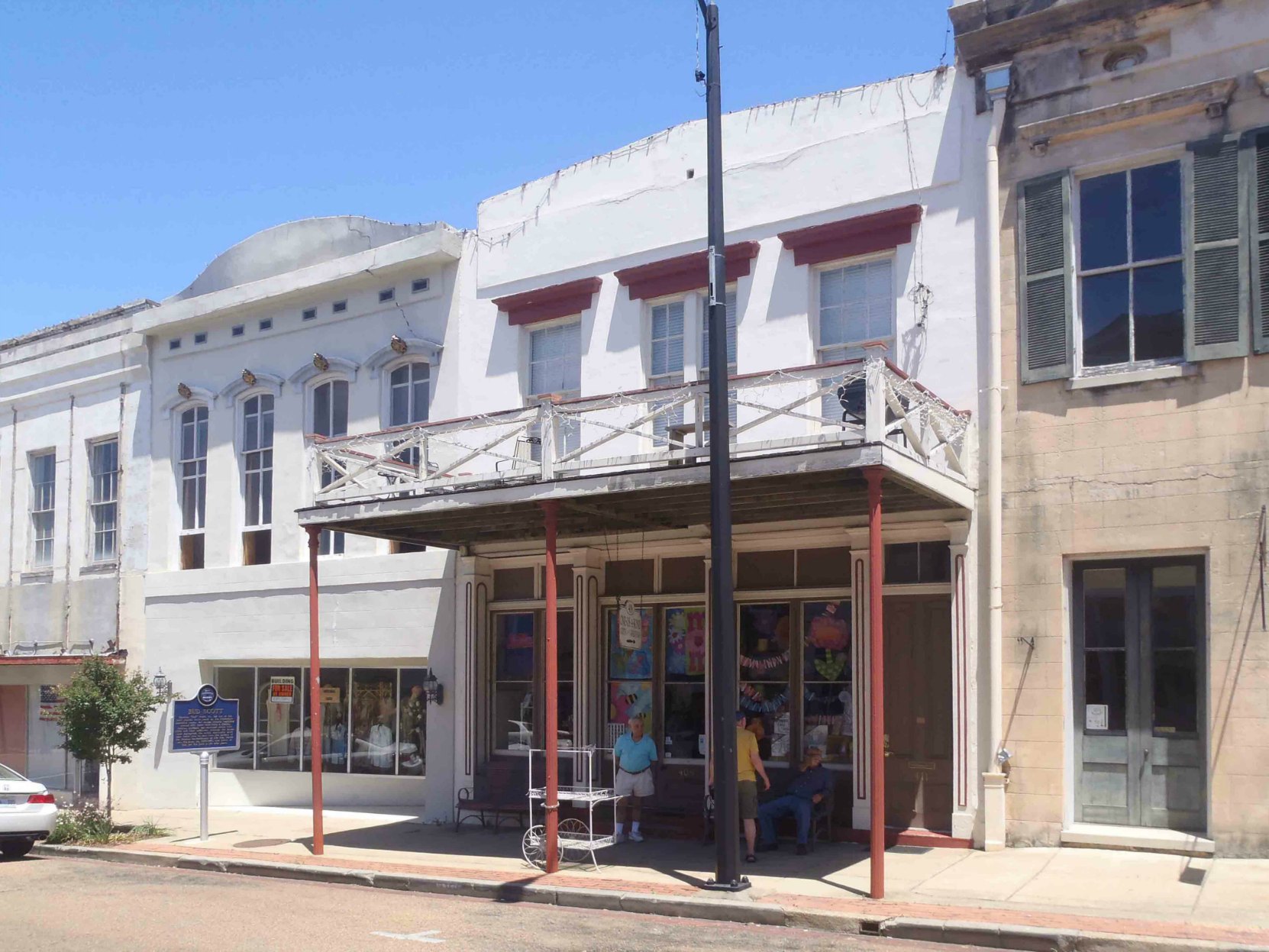 This building may have been the Natchez Confectionery mentioned on the Mississippi Blues Trail marker for Bud Scott.
