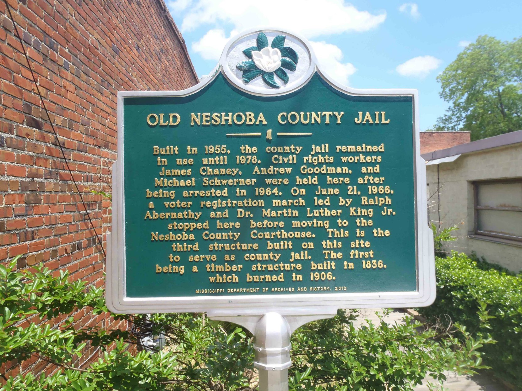Mississippi Department of Archives & History marker for Old Neshoba County Jail, Philadelphia, Neshoba County, Mississippi.