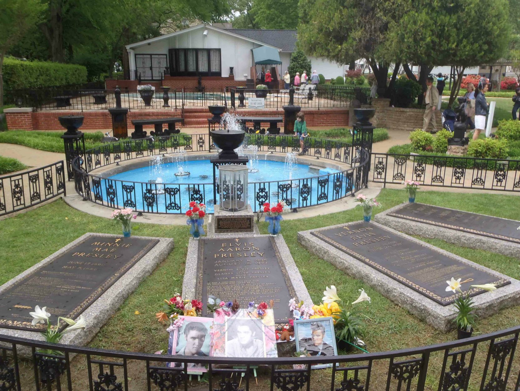 The graves of Elvis Presley, his mother Gladys Presley, his father Vernon Presley and his grandmother Minnie Mae Presley, Graceland, Memphis Tennessee